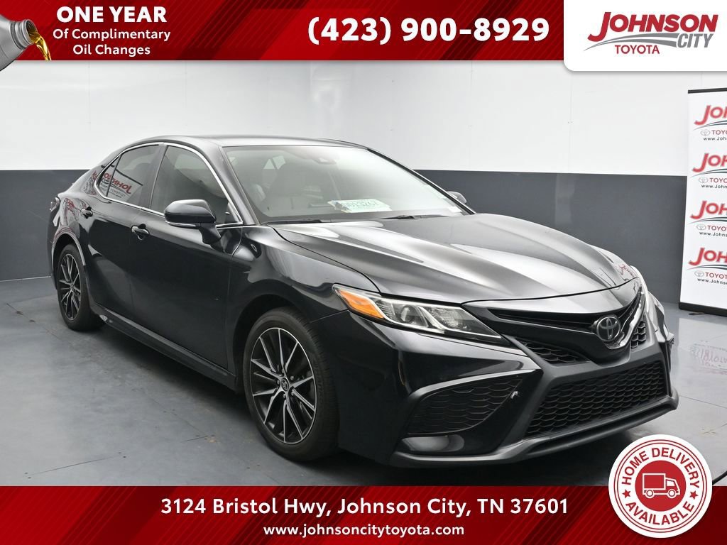 Used 2024 Toyota Camry SE FWD image 1
