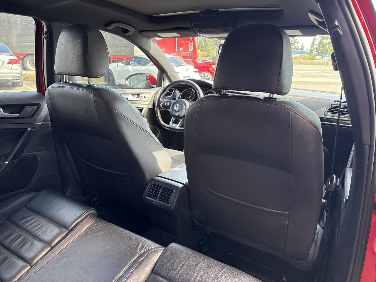 Used 2015 Volkswagen Golf 4-Door image 23