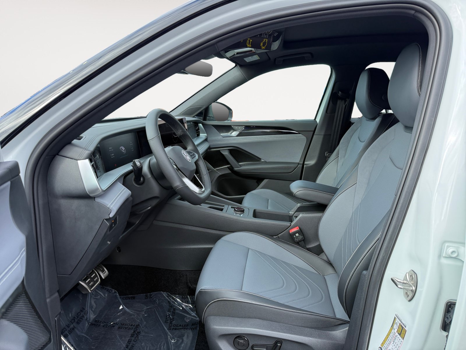 New 2026 Volkswagen Tiguan SE R-Line AWD/4WD image 10