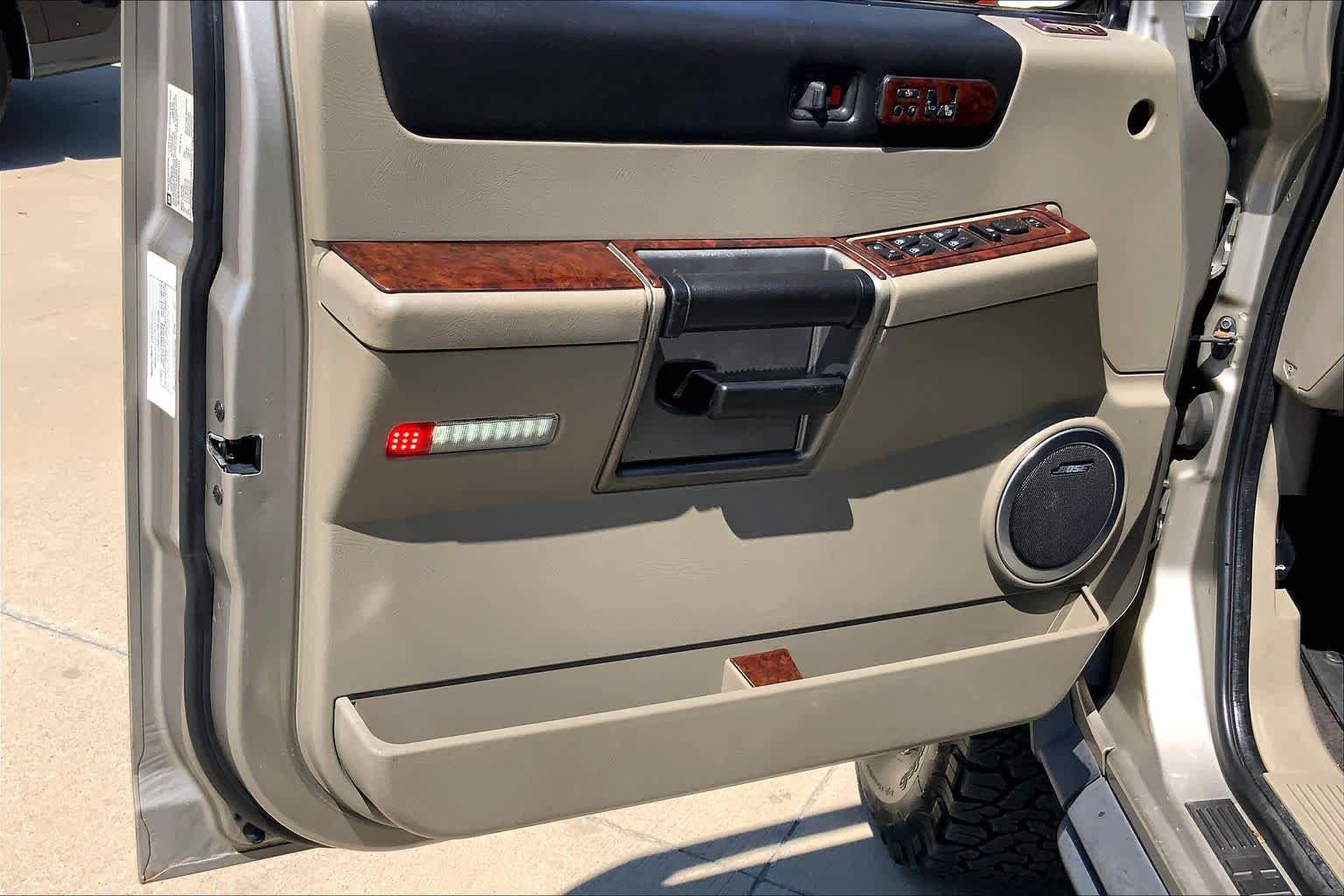 Used 2004 HUMMER H2 w/ Preferred Equipment Group image 18