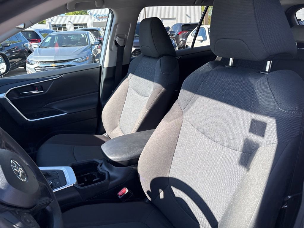 Used 2024 Toyota RAV4 XLE image 15