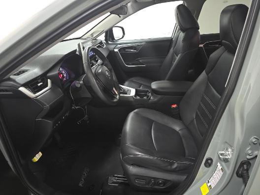 Used 2021 Toyota RAV4 XLE Premium FWD image 4