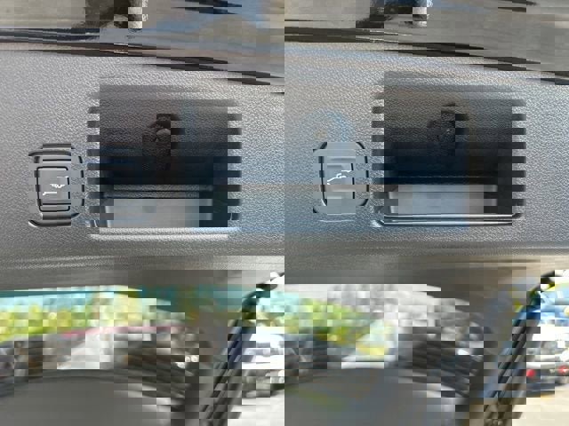 New 2025 Chevrolet Equinox EV RS image 32