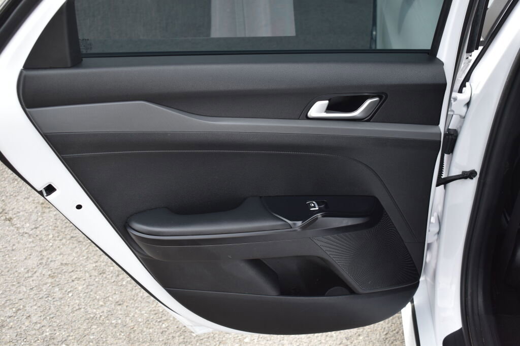 Used 2022 Kia K5 LXS image 24