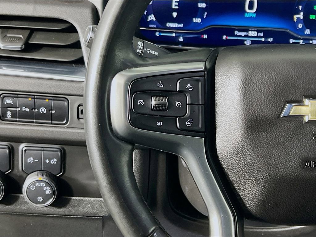 Used 2023 Chevrolet Suburban Premier image 10