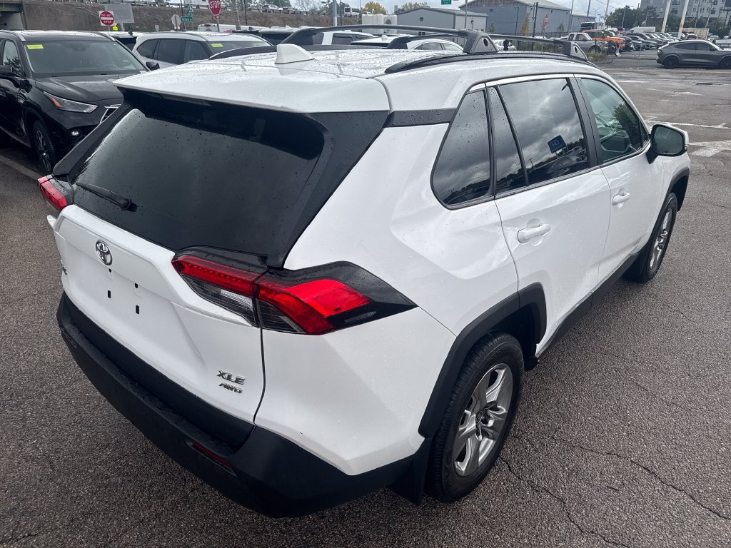 Used 2024 Toyota RAV4 XLE AWD/4WD image 8