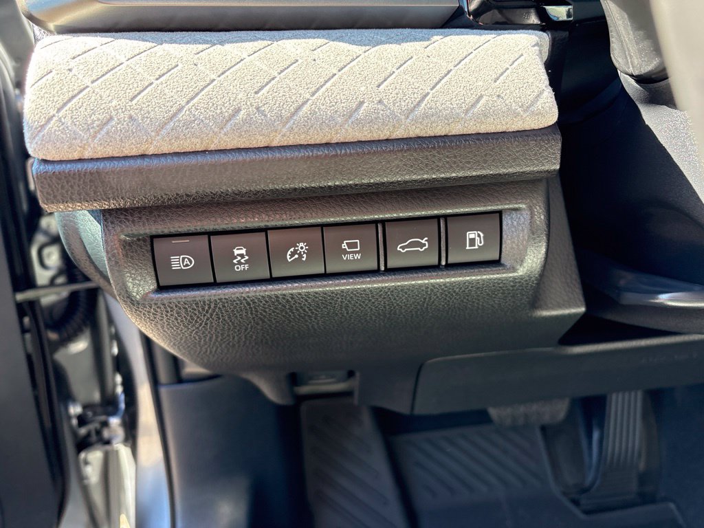 Used 2026 Toyota Camry XLE AWD/4WD image 19