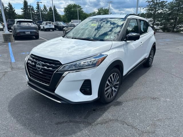 Used 2023 Nissan Kicks SR FWD image 3