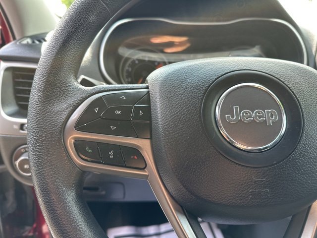Used 2019 Jeep Cherokee Latitude w/ Popular Appearance Group image 24