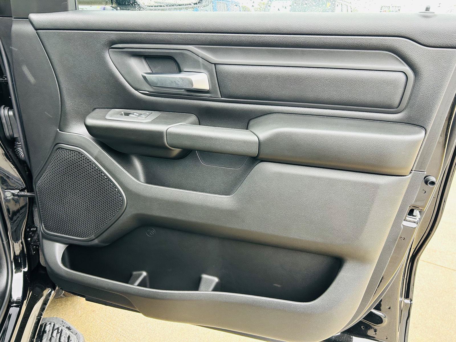New 2027 RAM 1500 Express AWD/4WD image 30
