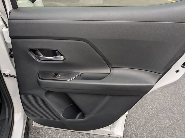 New 2026 Nissan Kicks SR w/ Cold Weather Package FWD image 27