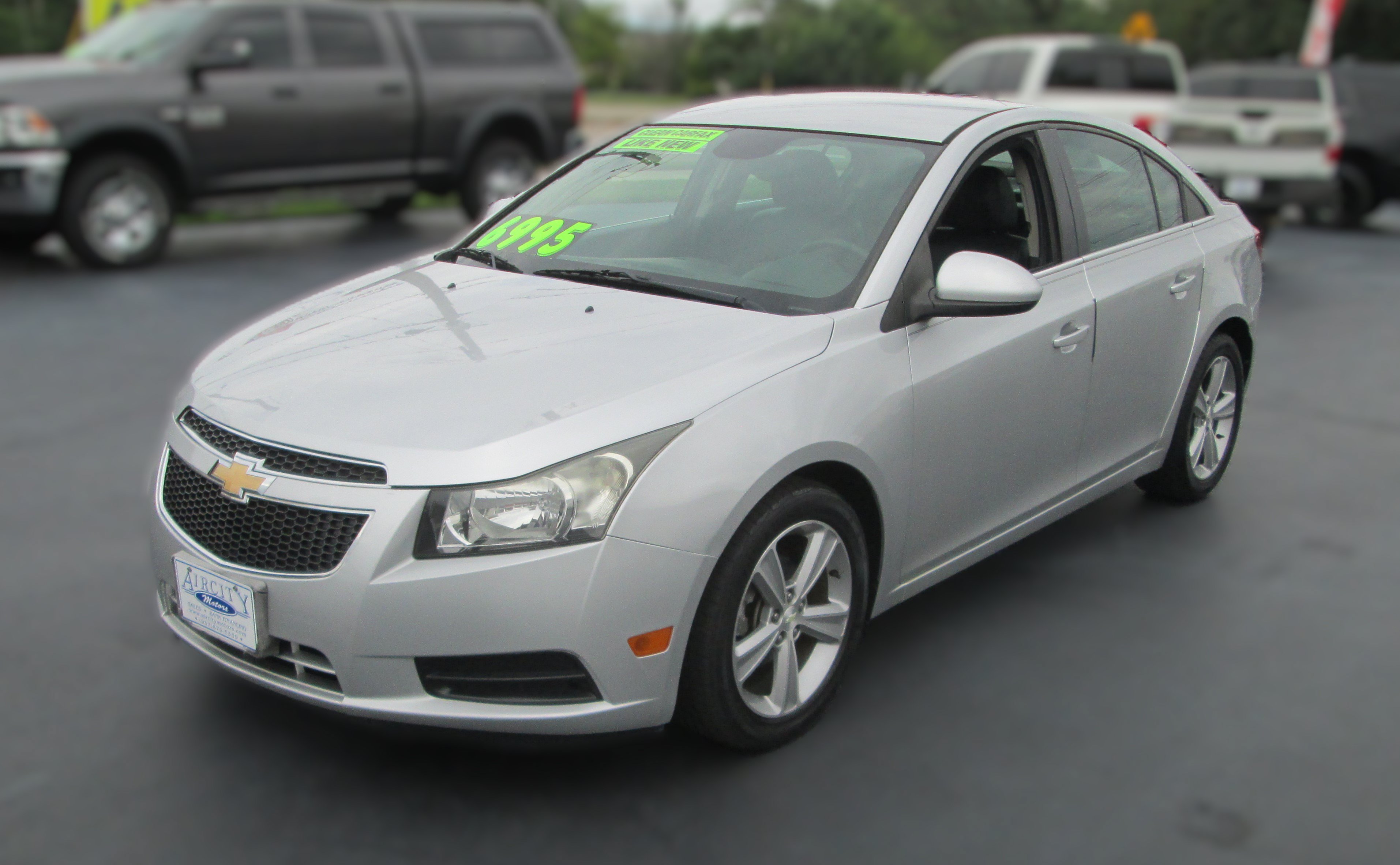 Used 2013 Chevrolet Cruze LT FWD image 2