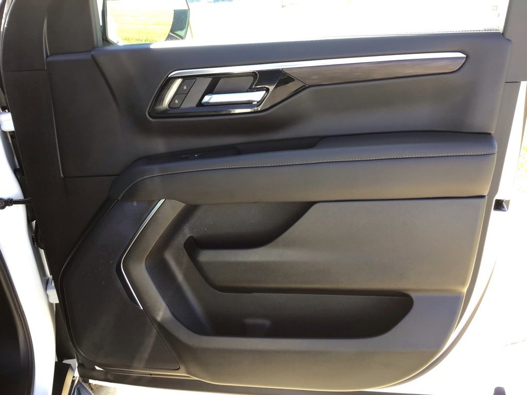 New 2026 Chevrolet Suburban LS image 26