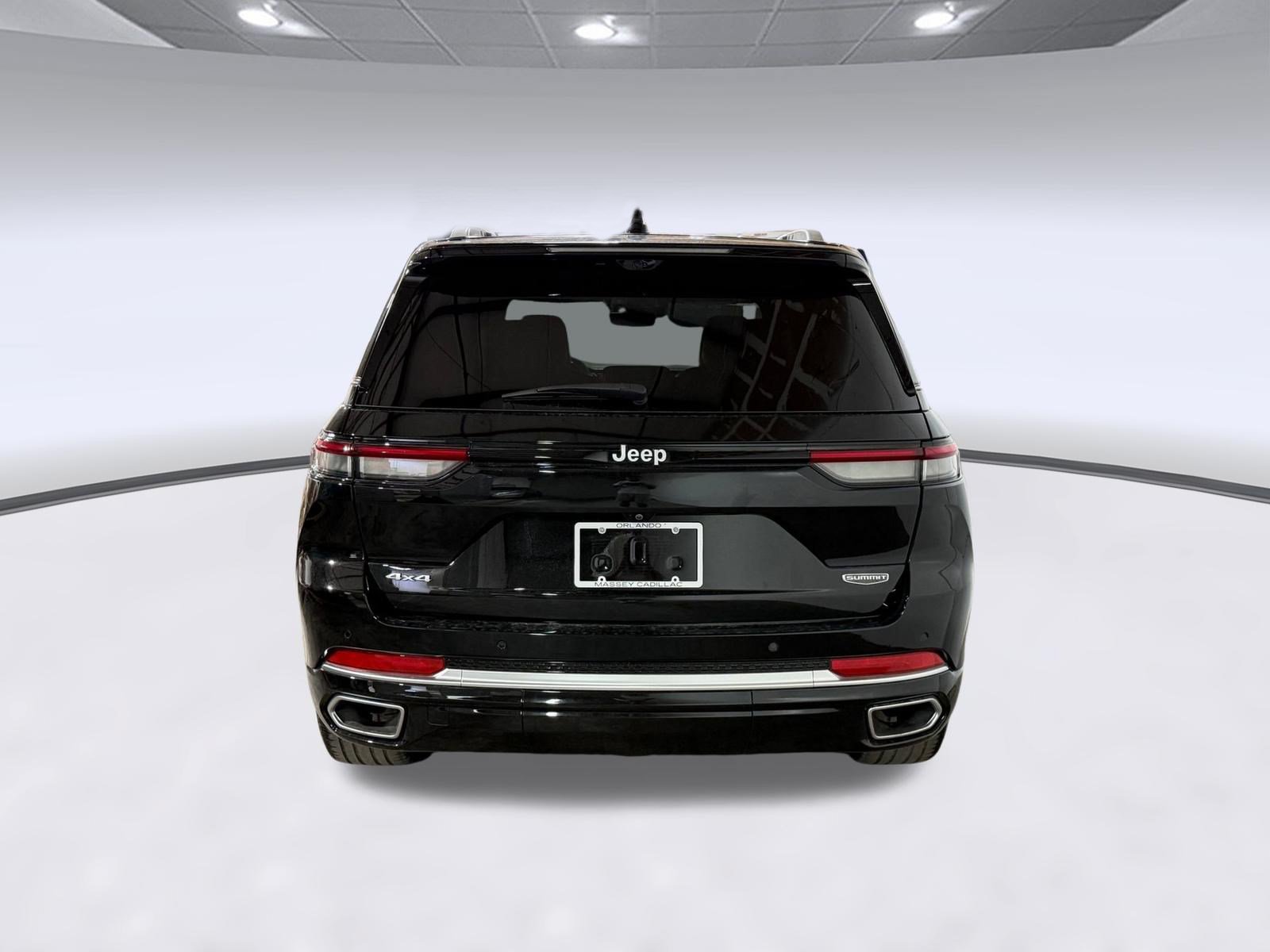 Used 2022 Jeep Grand Cherokee Summit w/ Adv Protech Group IV AWD/4WD image 8