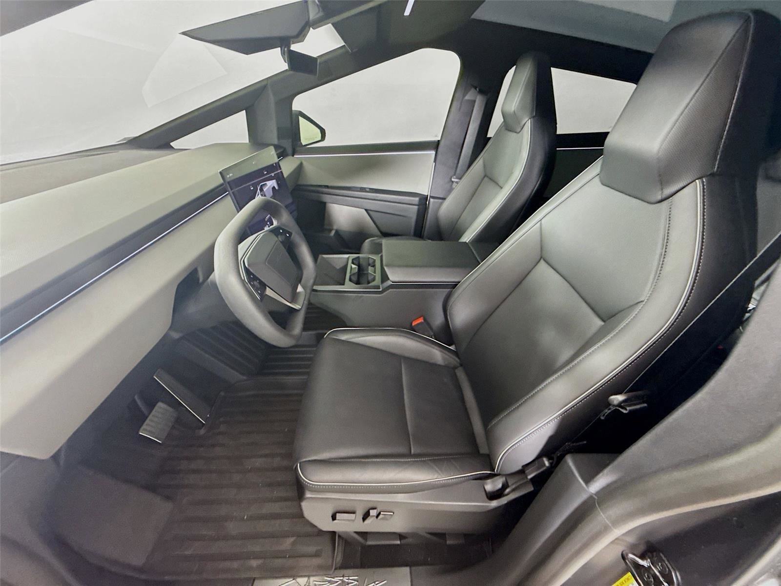 Used 2024 Tesla Cybertruck AWD Crew Cab image 2