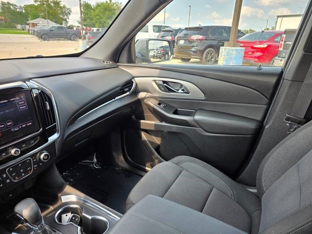 Used 2023 Chevrolet Traverse LT AWD/4WD image 38