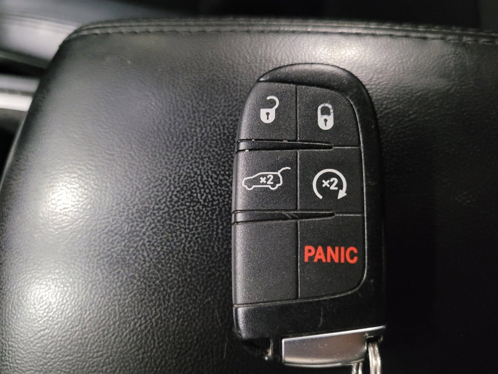 Used 2017 Jeep Grand Cherokee Altitude image 32