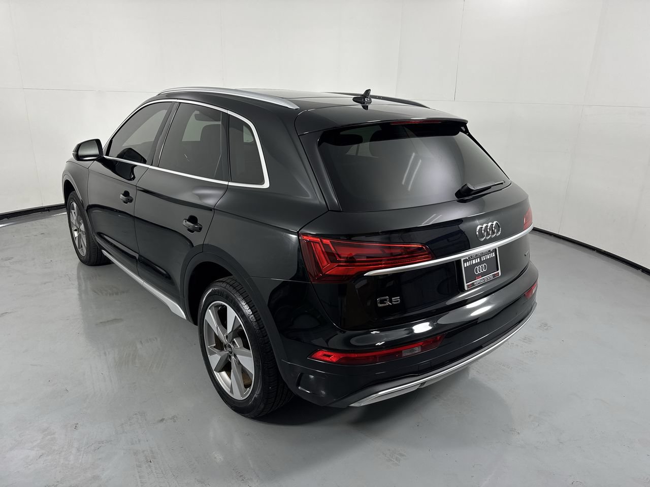 Used 2023 Audi Q5 2.0T Premium w/ Convenience Package AWD/4WD image 32