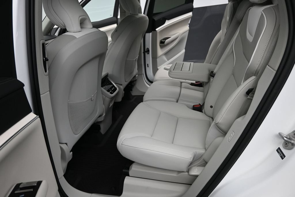 New 2026 Volvo EX90 Plus AWD/4WD image 14