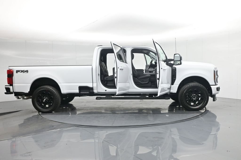 New 2026 Ford F250 Lariat w/ Black Appearance Package AWD/4WD image 37