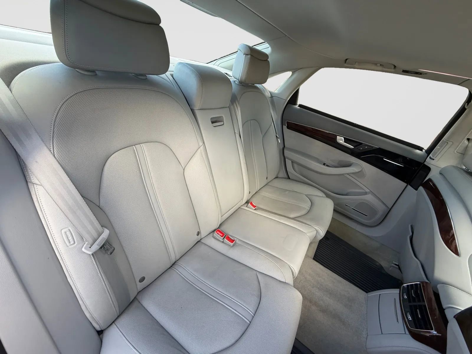 Used 2012 Audi A8 L 4.2 image 16