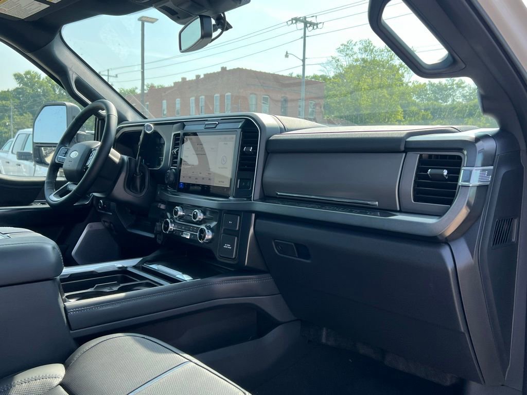 New 2025 Ford F250 Platinum image 23