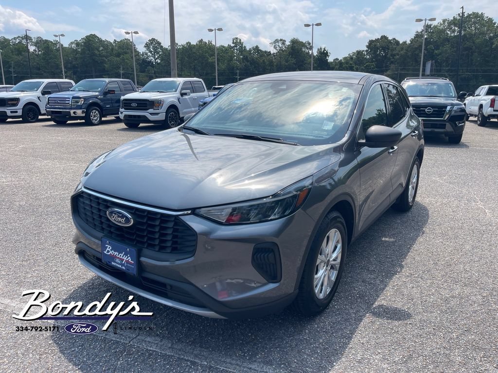 Used 2024 Ford Escape Active FWD image 3