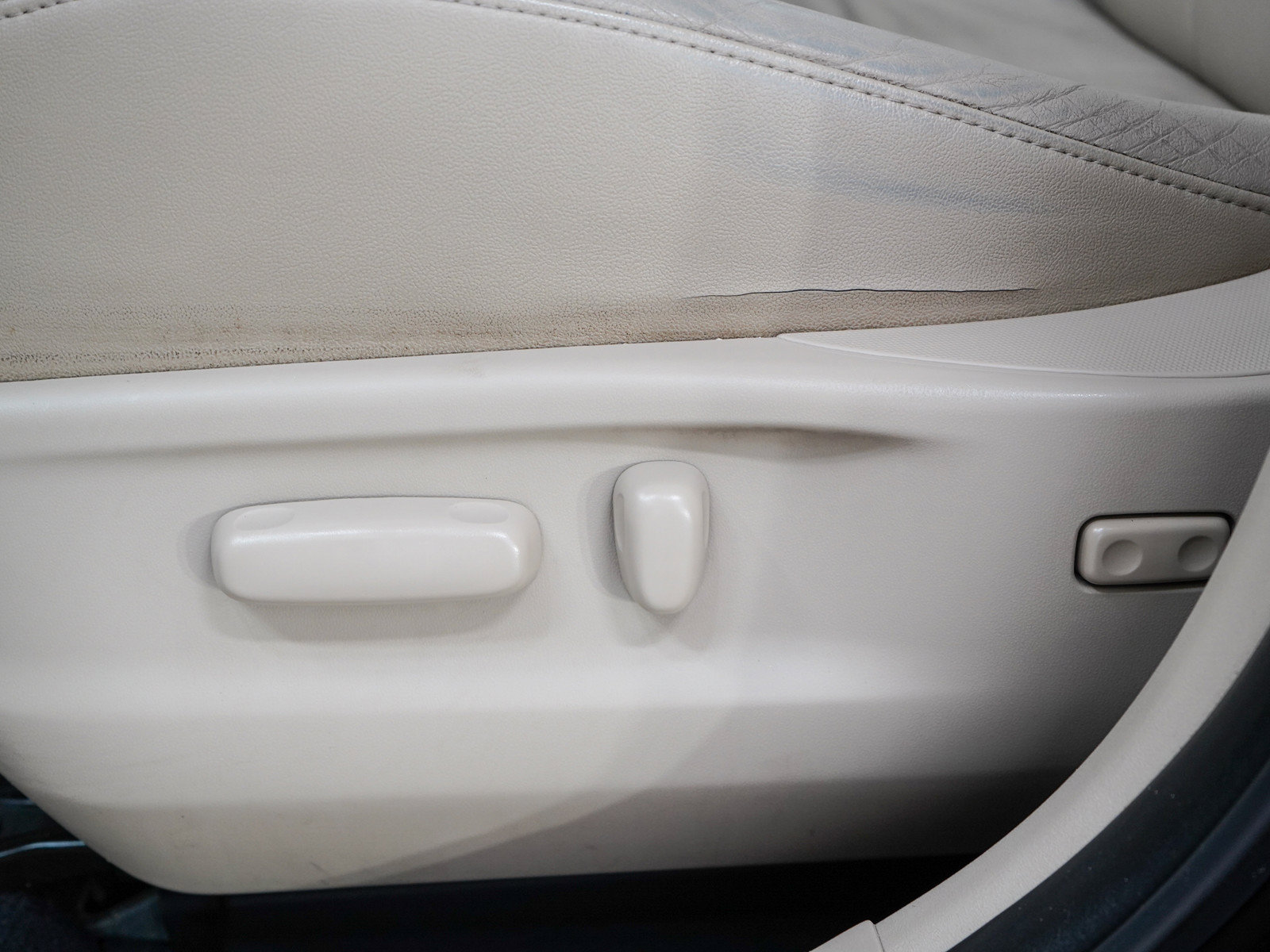 Used 2009 Toyota Venza AWD image 25