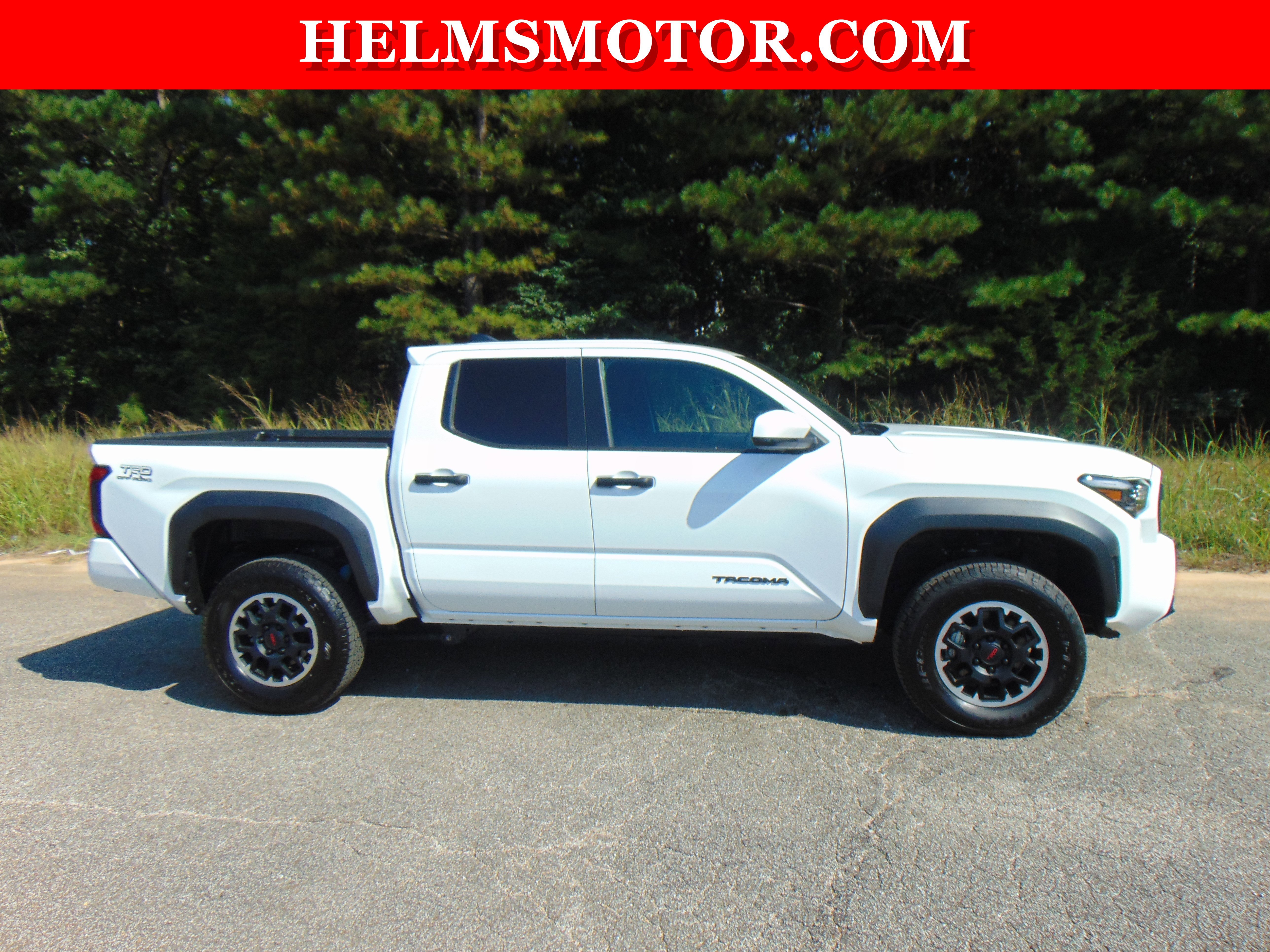 Used 2024 Toyota Tacoma TRD Off-Road image 9