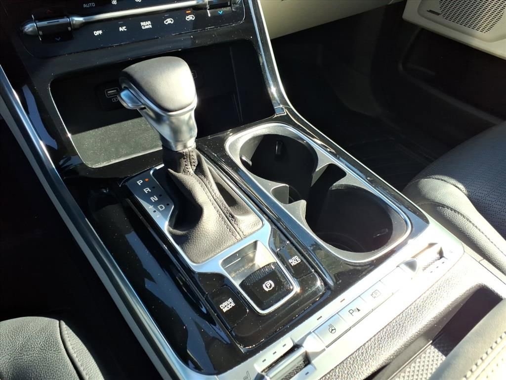 Used 2023 Kia Carnival SX Prestige image 20