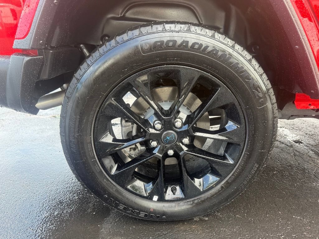 Used 2025 Jeep Wrangler Unlimited Sahara w/ Safety Group AWD/4WD image 52