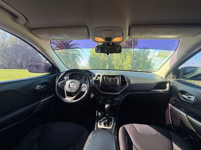 Used 2017 Jeep Cherokee Latitude image 16