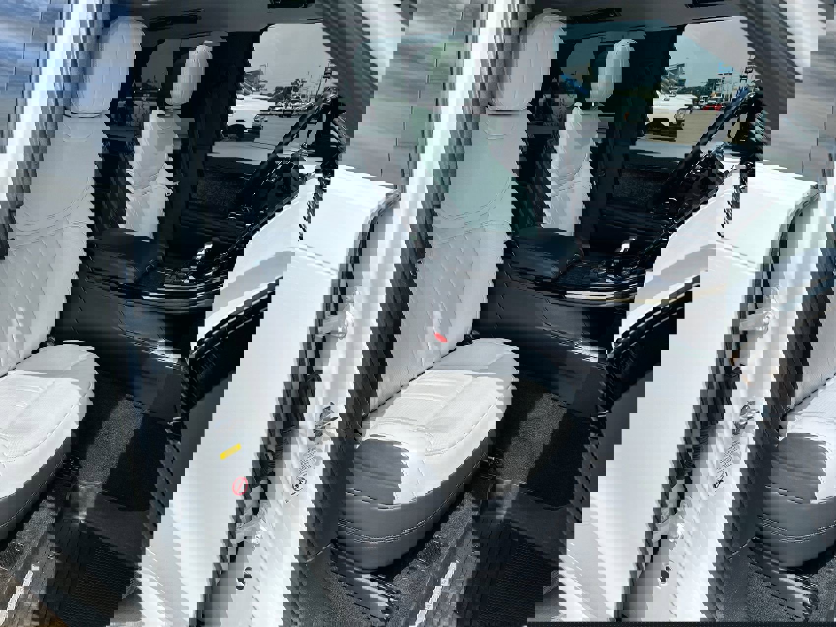 Used 2023 Land Rover Range Rover Sport SE Dynamic image 24