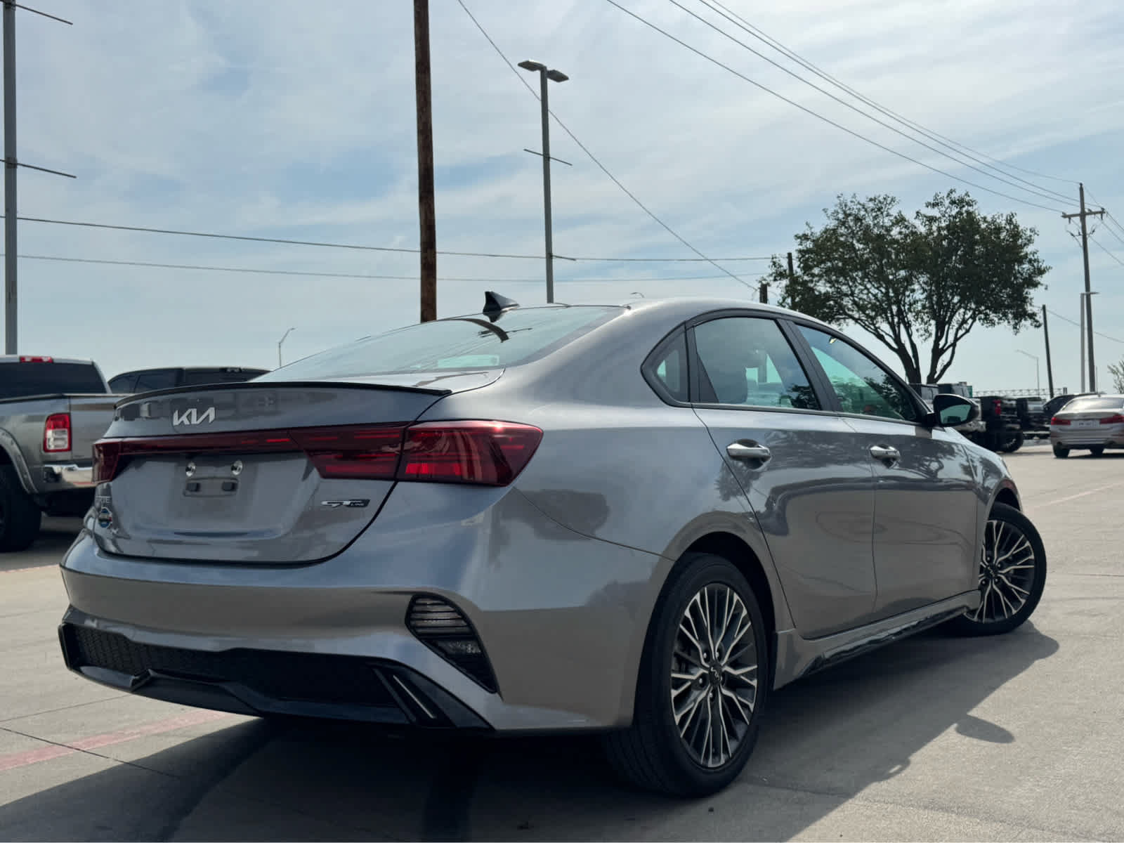 Used 2024 Kia Forte GT-Line w/ GT-Line Premium Package FWD image 3