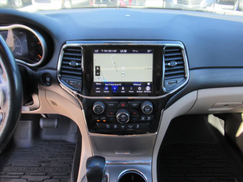 Used 2022 Jeep Grand Cherokee Laredo E image 21