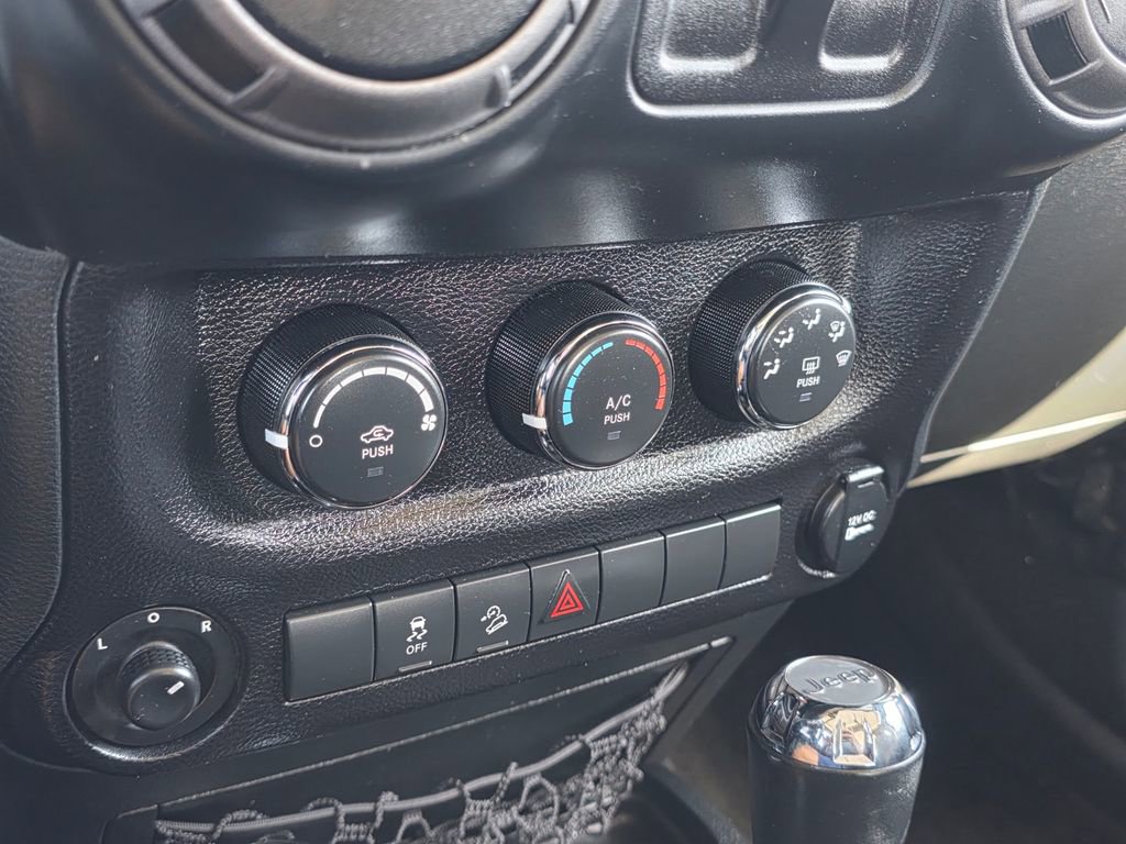 Used 2018 Jeep Wrangler Sport image 27