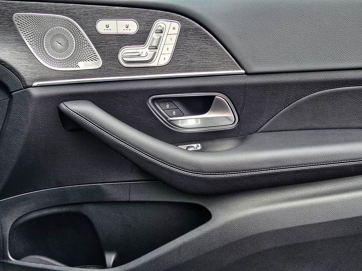 New 2026 Mercedes-Benz GLS 580 4MATIC image 40