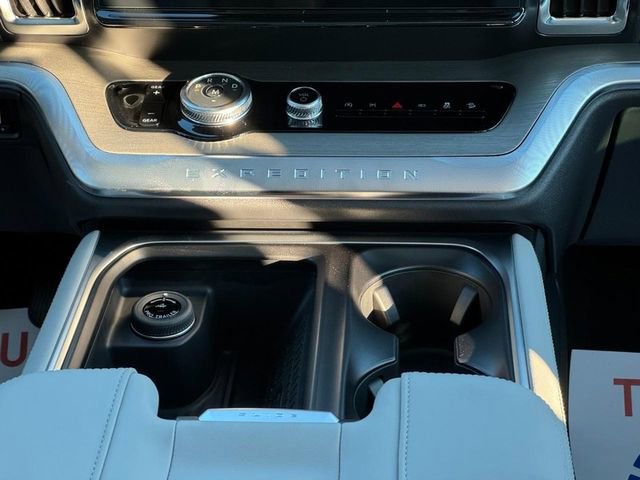 New 2025 Ford Expedition Platinum w/ Driver's Package image 10