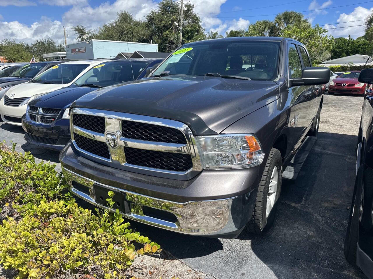 Used 2021 RAM 1500 Classic SLT image 3