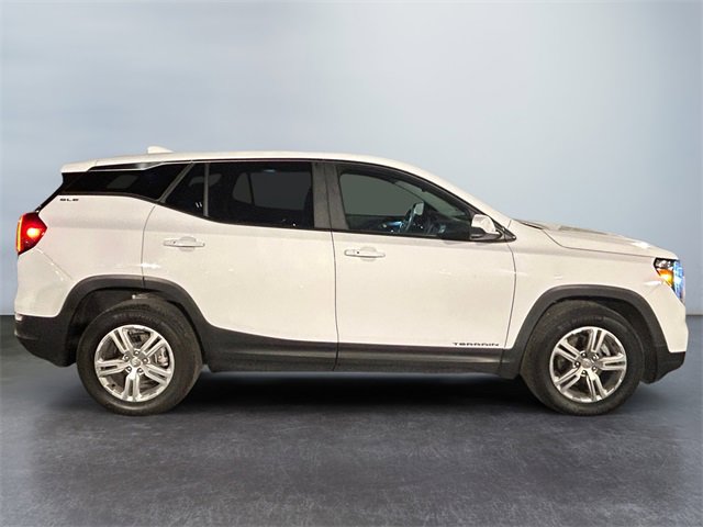 Used 2024 GMC Terrain SLE image 6