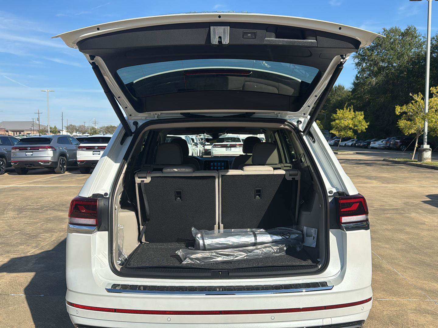 New 2026 Volkswagen Atlas SEL Premium R-Line image 22