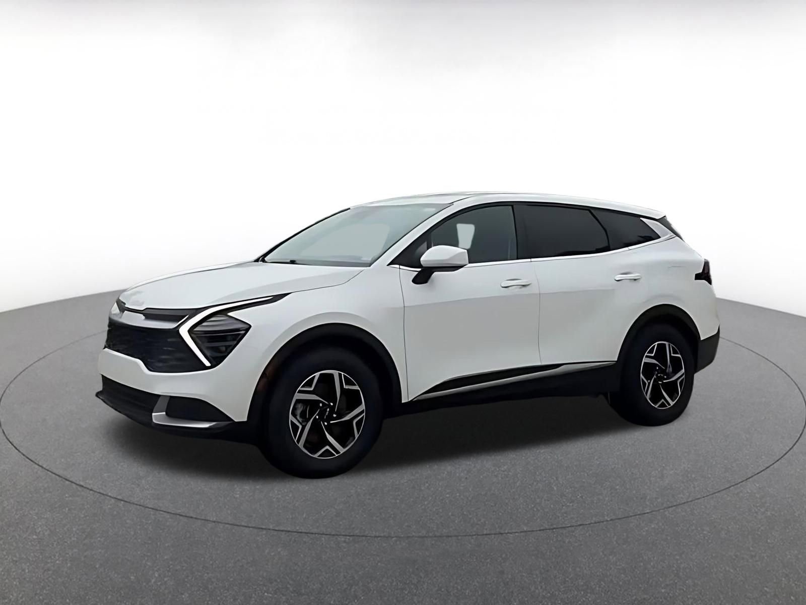 Used 2025 Kia Sportage LX FWD image 8