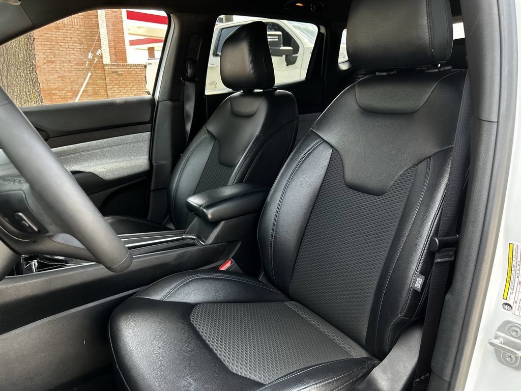 Used 2024 Jeep Compass Latitude AWD/4WD image 28