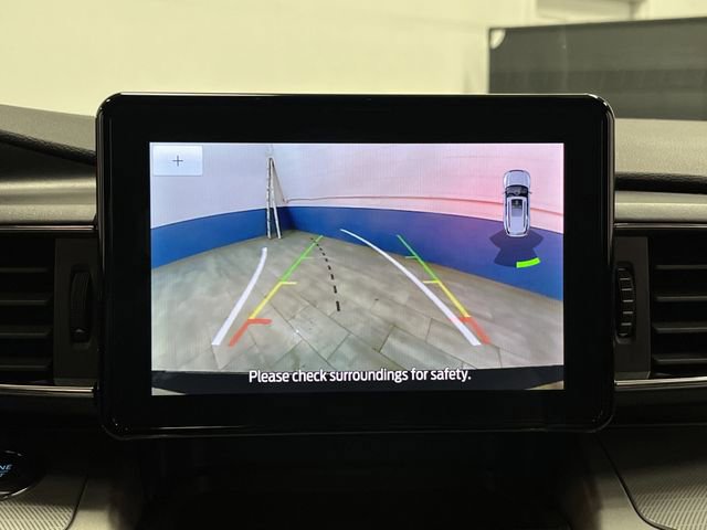 Used 2022 Ford Explorer XLT w/ Equipment Group 202A image 10