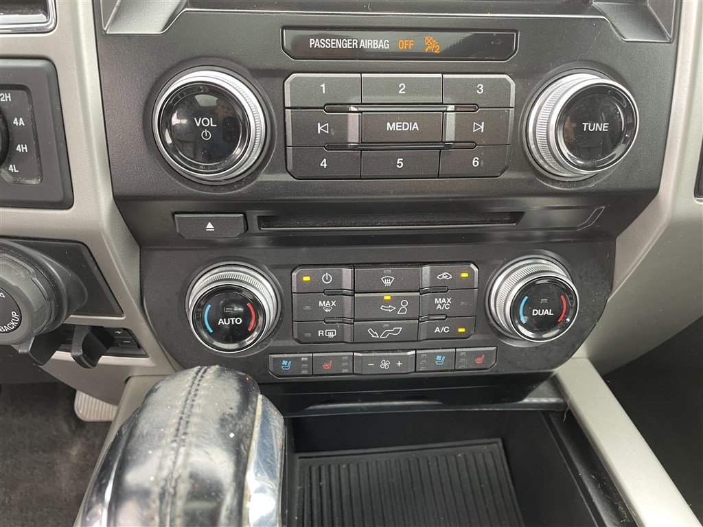 Used 2018 Ford F150 Lariat w/ Equipment Group 501A Mid image 21