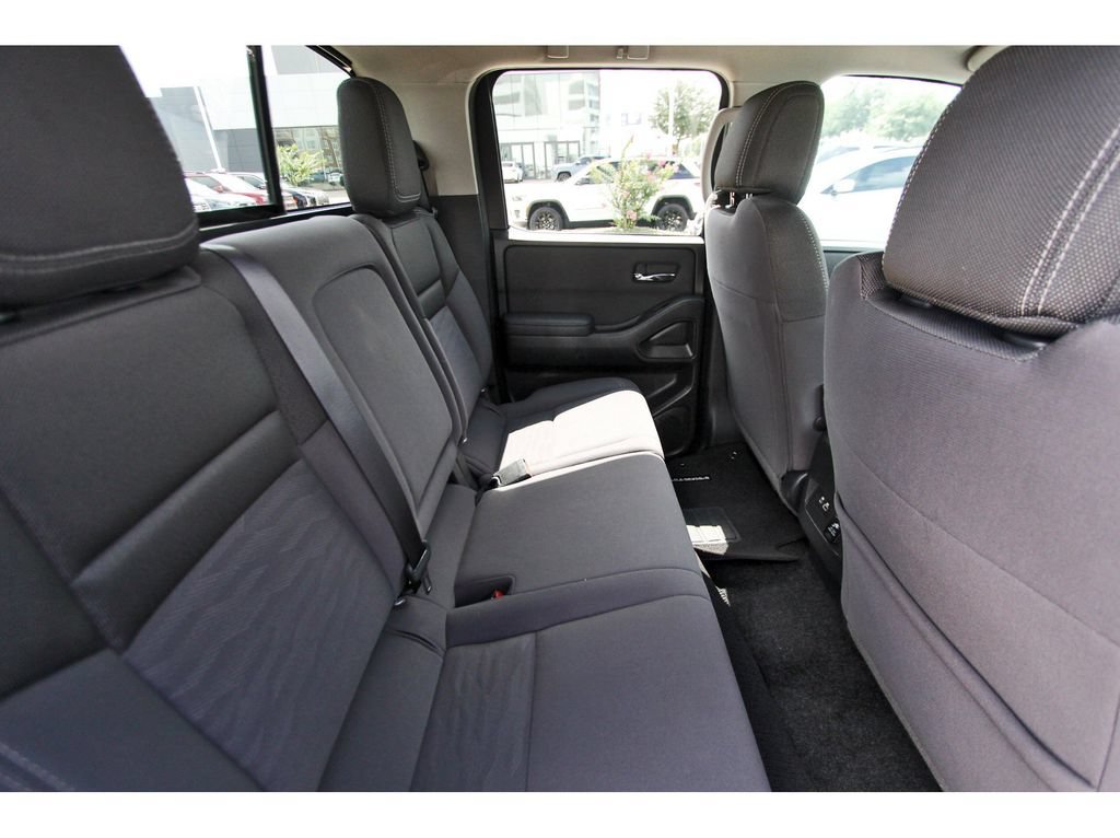Used 2023 Nissan Frontier SV w/ SV Convenience Package AWD/4WD image 10