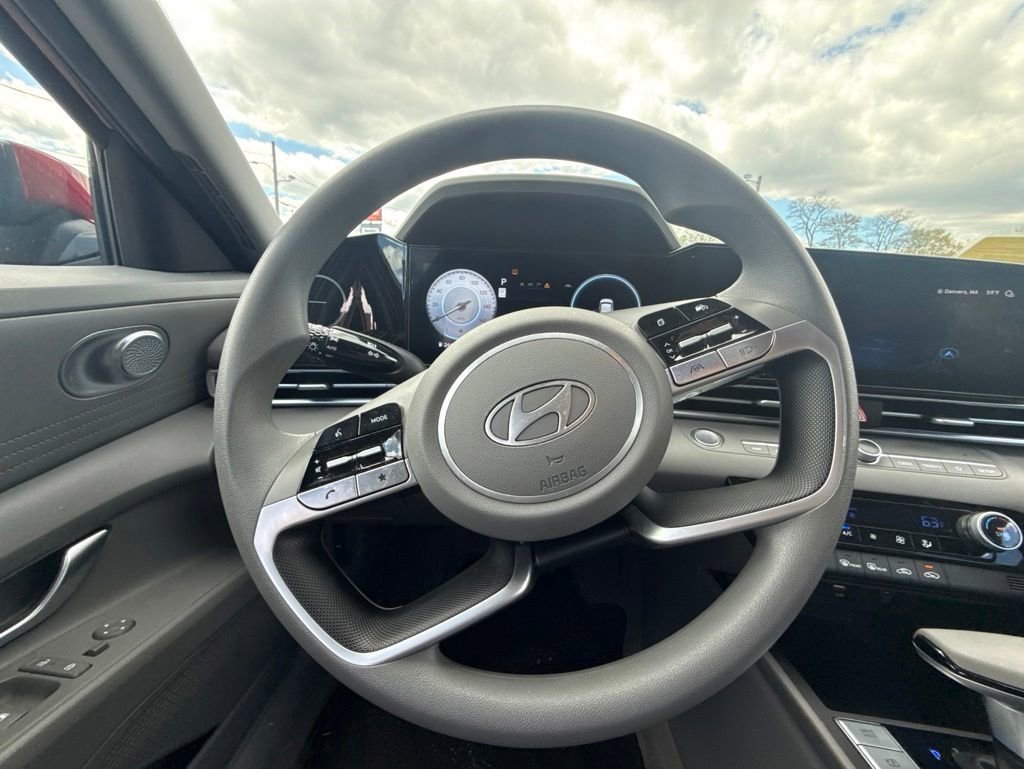 Used 2024 Hyundai Elantra SEL FWD image 19