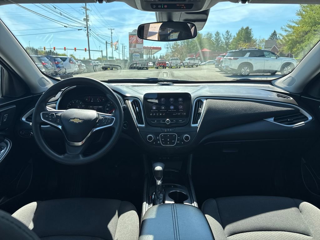 Used 2025 Chevrolet Malibu LT FWD image 13