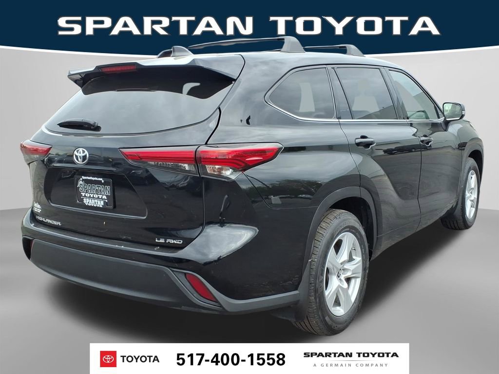 Used 2022 Toyota Highlander LE AWD/4WD image 7
