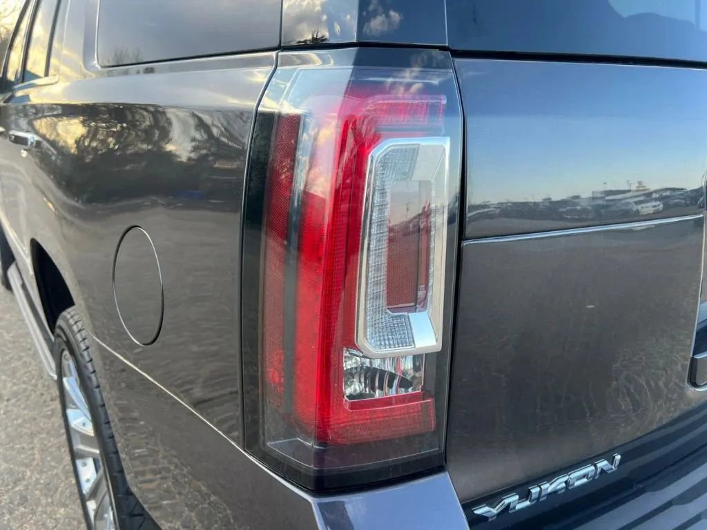 Used 2018 GMC Yukon Denali AWD/4WD image 38